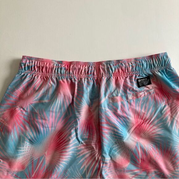 Matix L Performance Hybrid Shorts - Picture 3 of 16